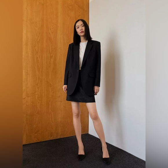 Aritzia Babaton Modern Mini Skirt, Size 0 - Picture 4 of 11